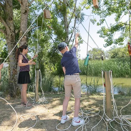 Üdülőpark Village - Defiplanet'