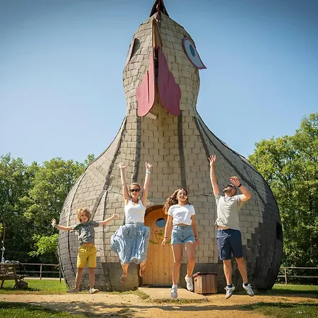 Village - Defiplanet' Dienne (Vienne)