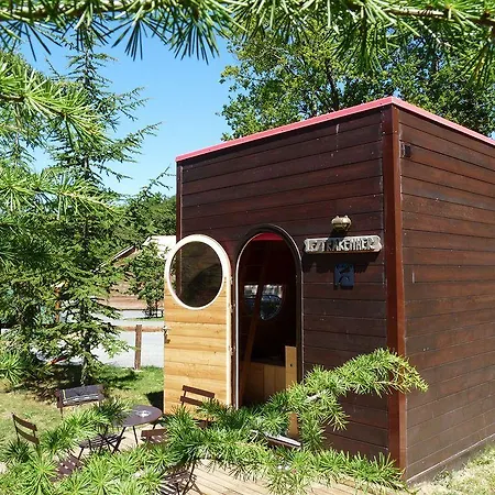 Üdülőpark Village - Defiplanet' *