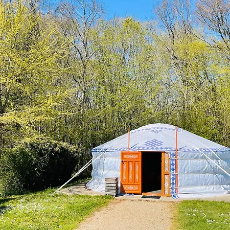 Holiday park Village - Defiplanet' Dienne (Vienne)