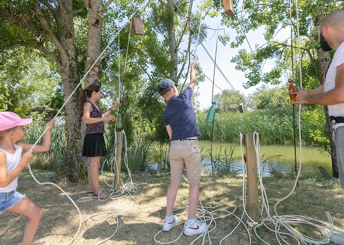 Parque de vacaciones Village - Défiplanet'